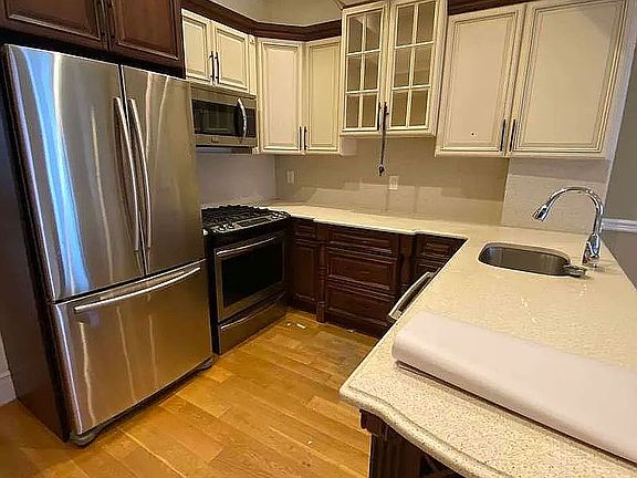 3rd image of 133 W 136th St #2