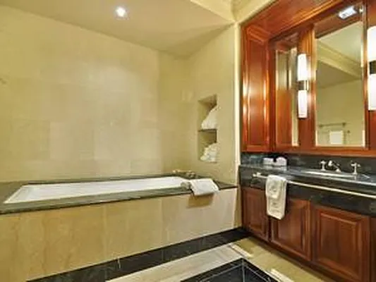 Rented by Corcoran | media 62