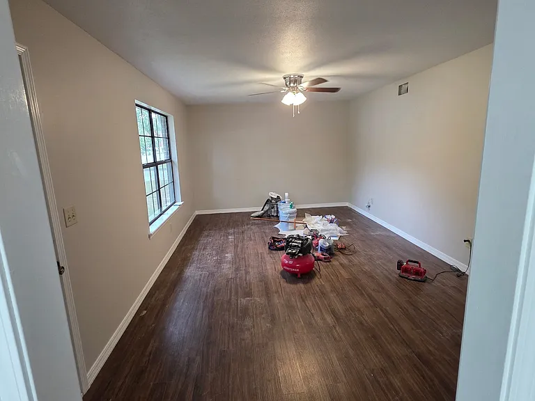1202 University Dr — Photo 10