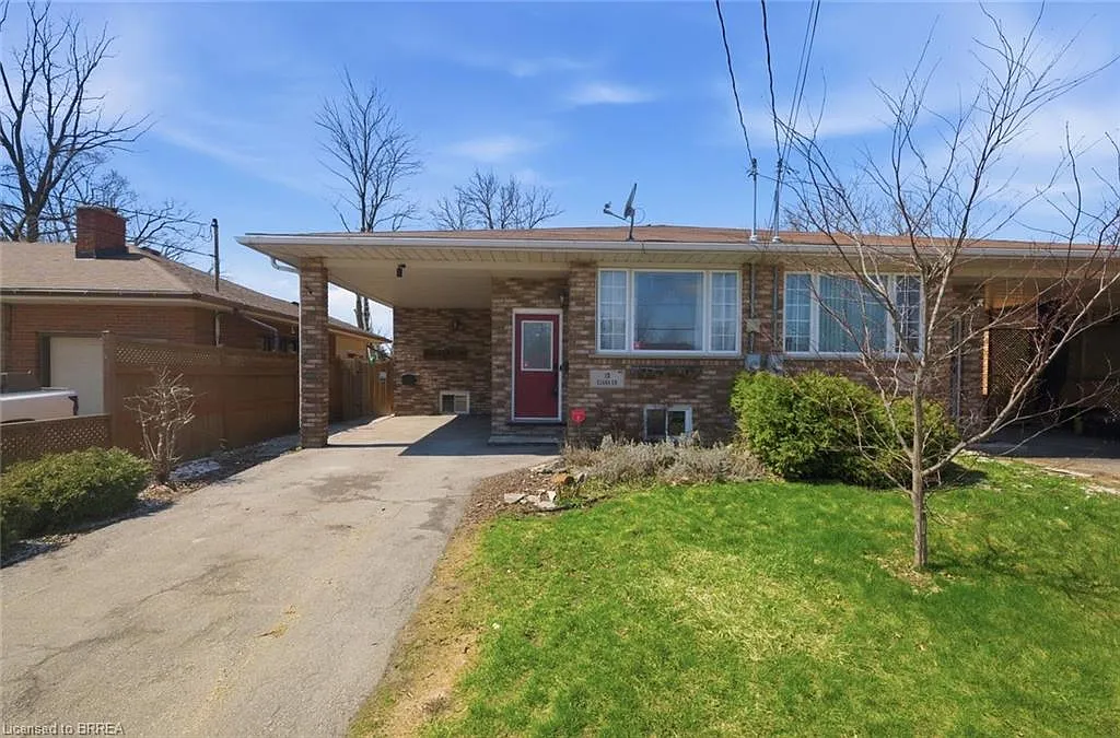 10 Clara Cres photo 1