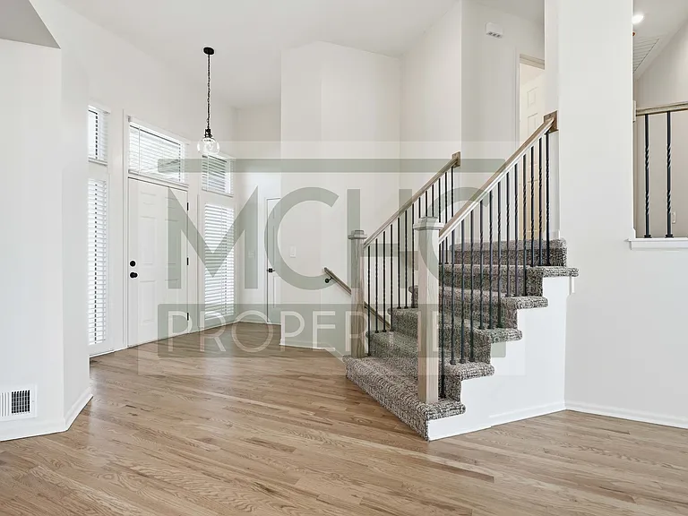 15239 Goodman St — Photo 4