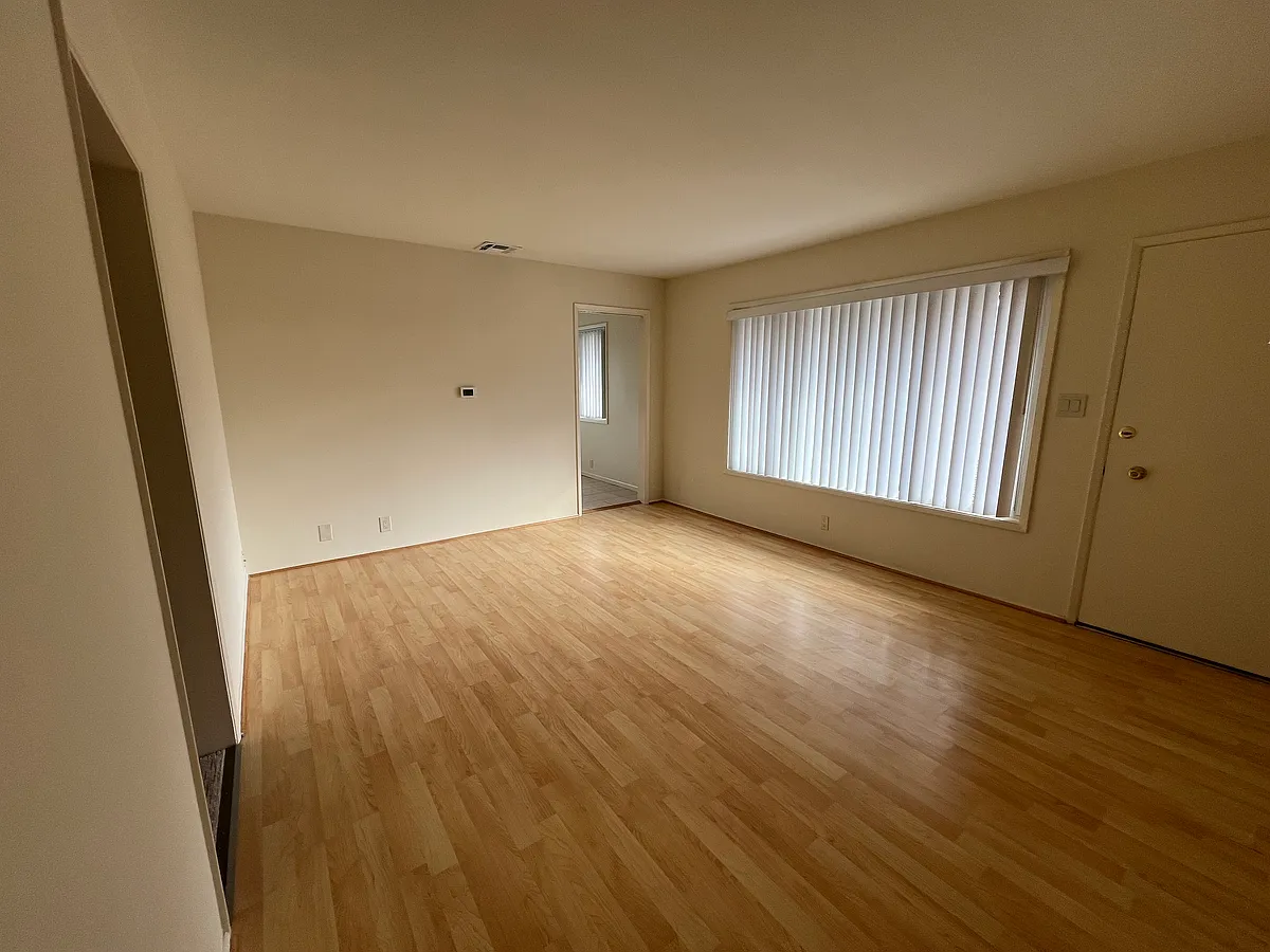 Building Photo - 611 E San Jose Ave #D