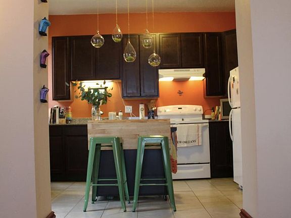 2nd image of 3929 Botanical Ave #2