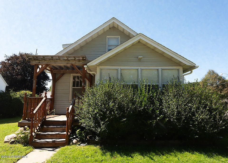 1st image of 105 15th Ave SE