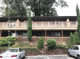 1045 SW Bertha Blvd APT 3, Portland, OR 97219