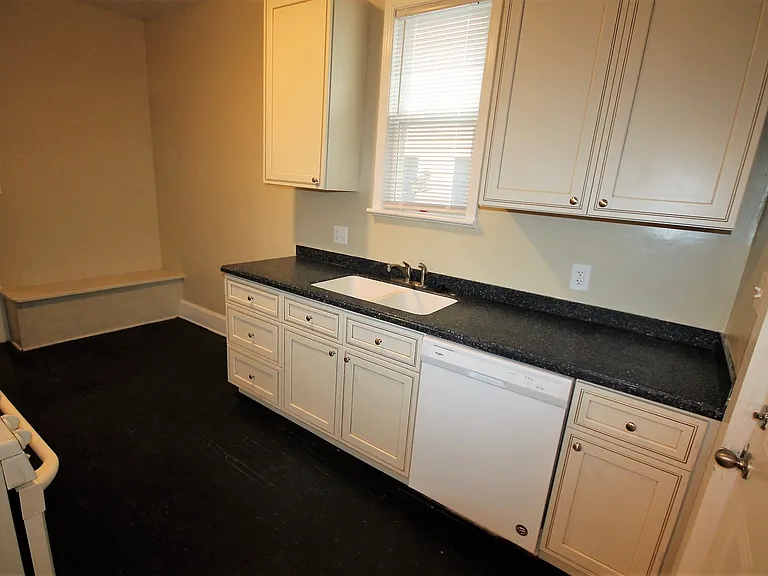 27 E Duncan St — Photo 12