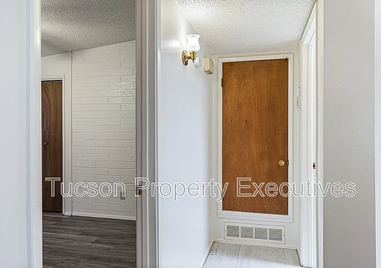 4246 E Pima St #D — Photo 13