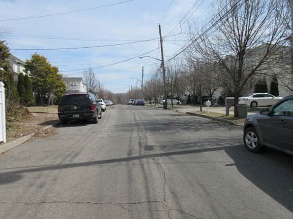 3rd image of 98 Pitney Ave