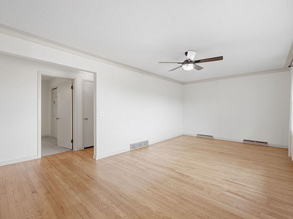 2nd image of 314 Oak St