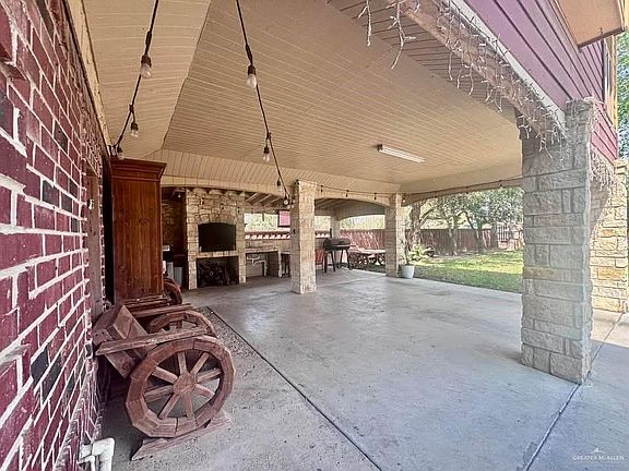 3rd image of 3113 Pradera St