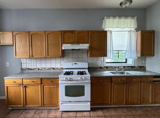 136 S 7th St #2R, Newark, NJ 07107
