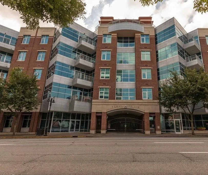 324 E Main St #327