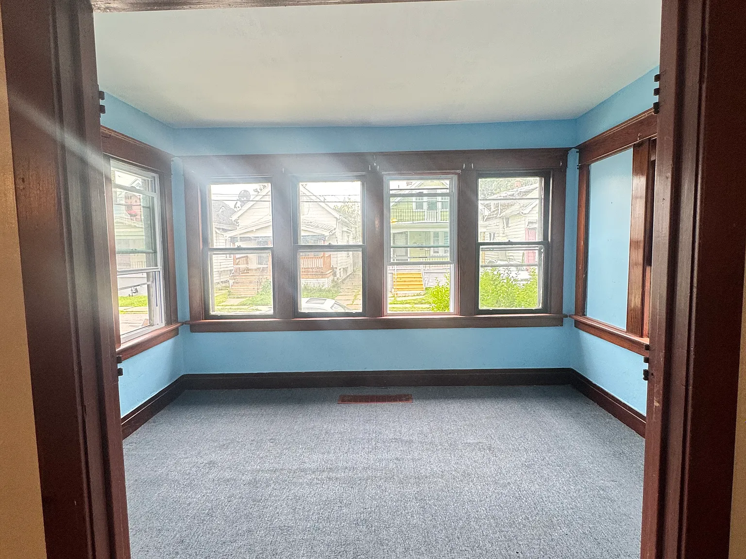 3 bed, $1,350 — Photo 3