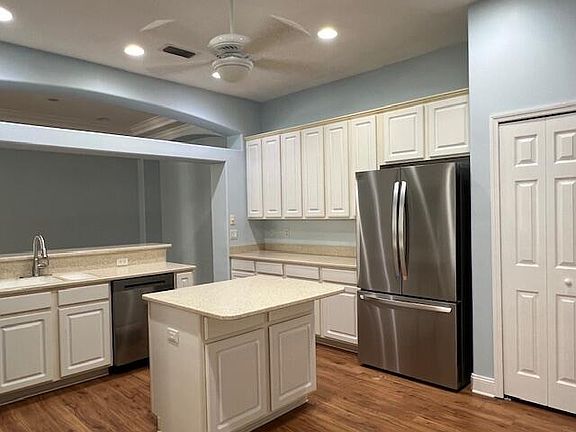 4th image of 8685 Villanova Dr #101