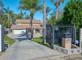 2114 Oak Crest Dr, Riverside, CA 92506