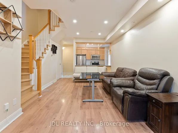 315 Village Green Sq Penthouse 76, Toronto, ON M1S 0L2