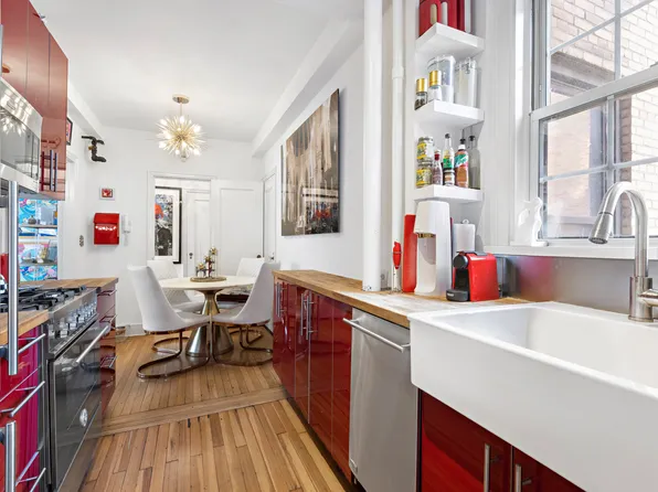 16 Park Avenue image 1 of 7