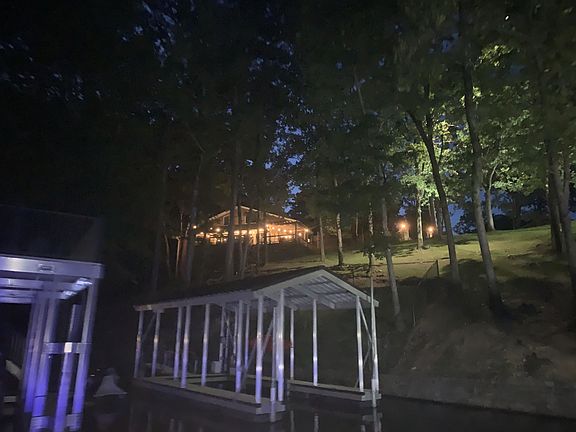 2nd image of 300 Yeager Ln