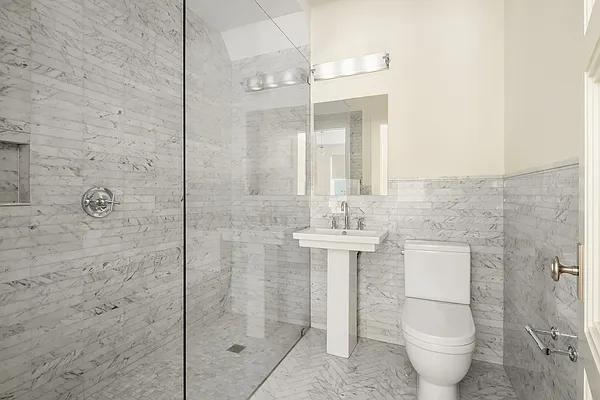 Sold by Modlin Group | media 19