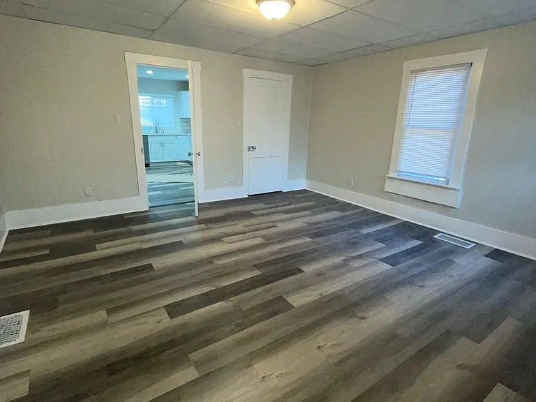 400 White St — Photo 20