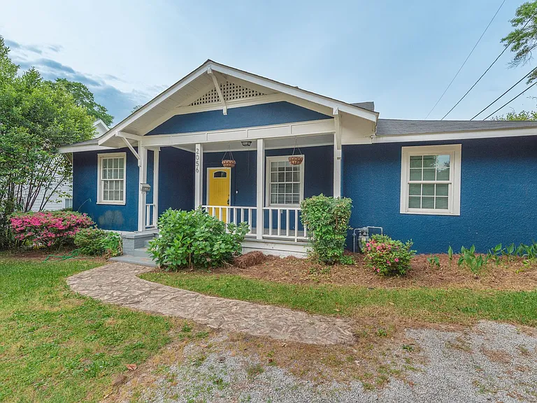 2056 McDowell St — Photo 3