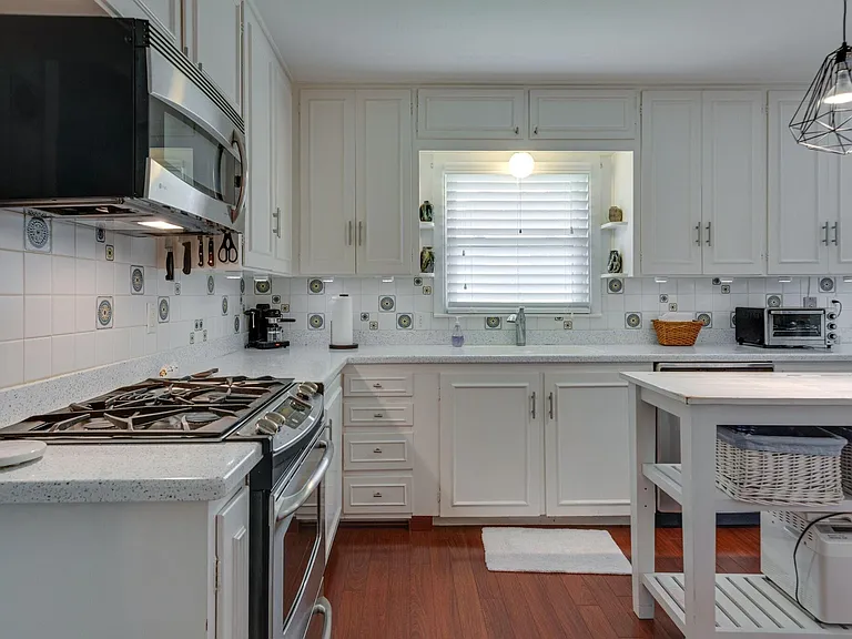 4240 Westmont Ct — Photo 26