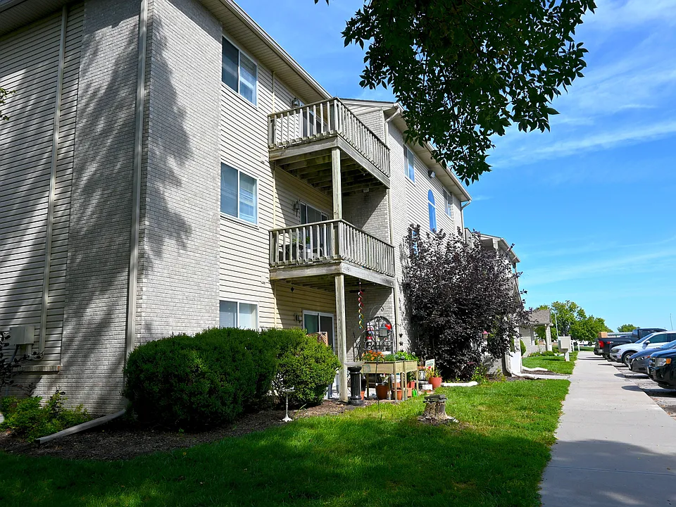 112 E Glenmore Dr