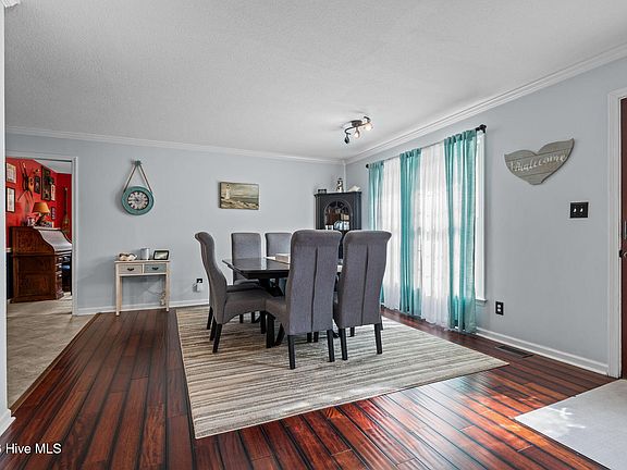5th image of 19 Arrowhead Drive