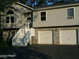2 Rachel Ln, Mount Pocono, PA 18344