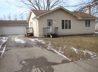 8612 Crestview Dr, Des Moines, IA 50320
