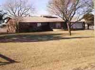 8913 S Mohawk Rd, Hutchinson, KS 67501