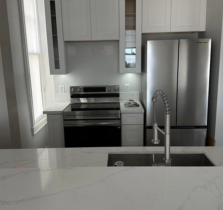1st image of 702 Ash St Unit 1101