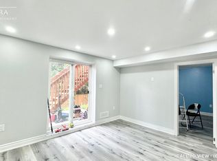 202 Eaglecrest St #2, Kitchener, ON N2K 4J3