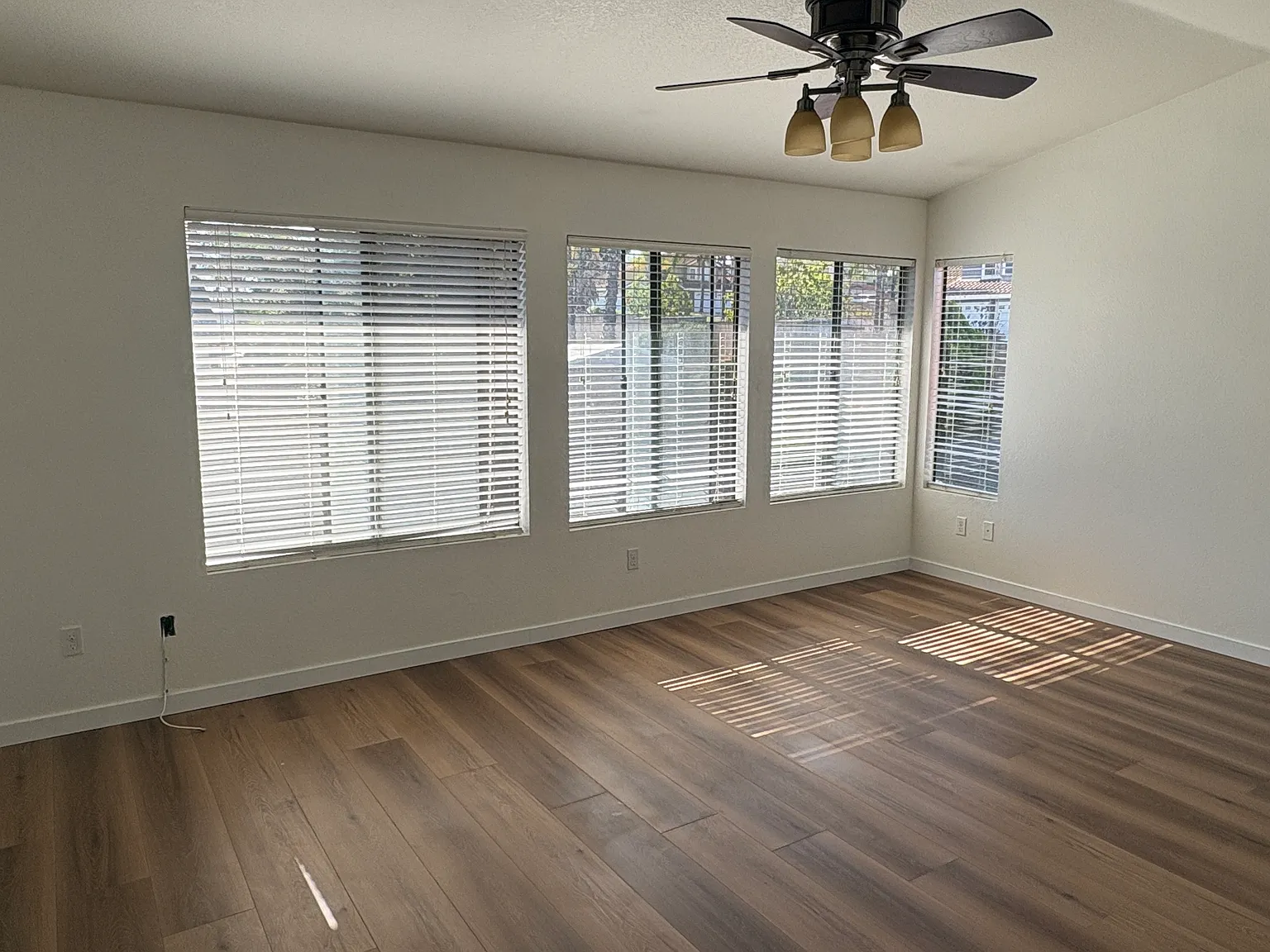 4 bed, 2.5 bath, 2250 sqft, $3,600 — Photo 4