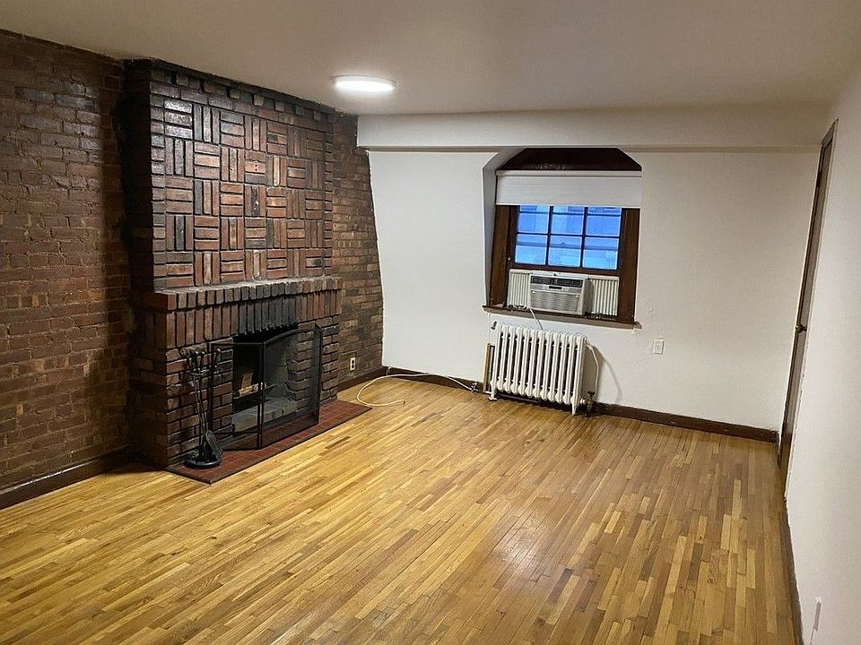2nd image of 21 E 21st St APT 6C