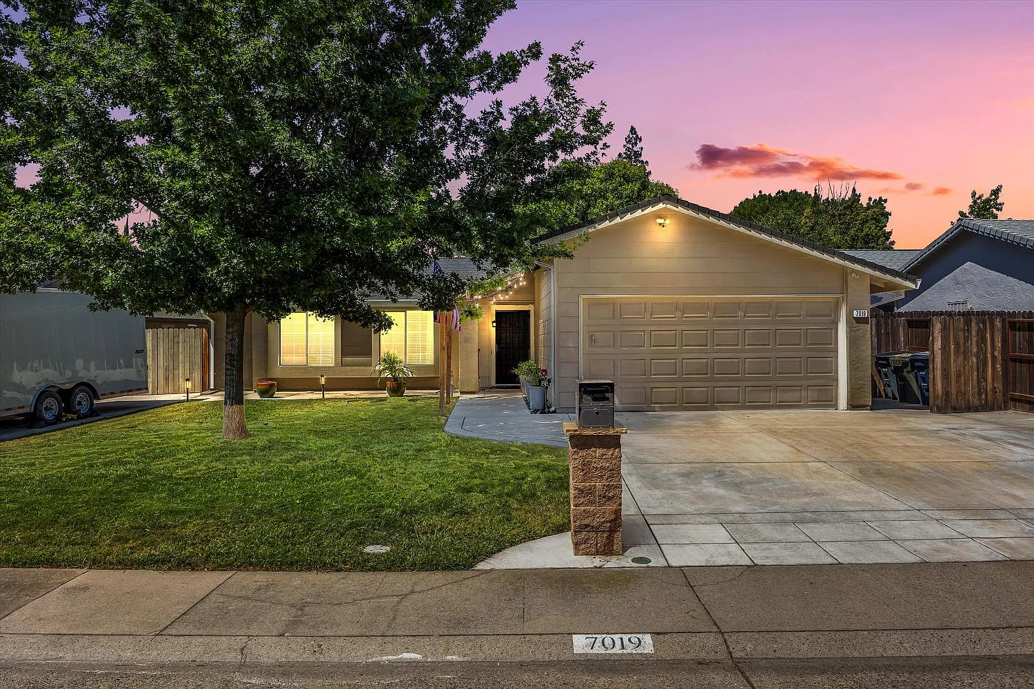 7019 Pebblebrook Way photo 1