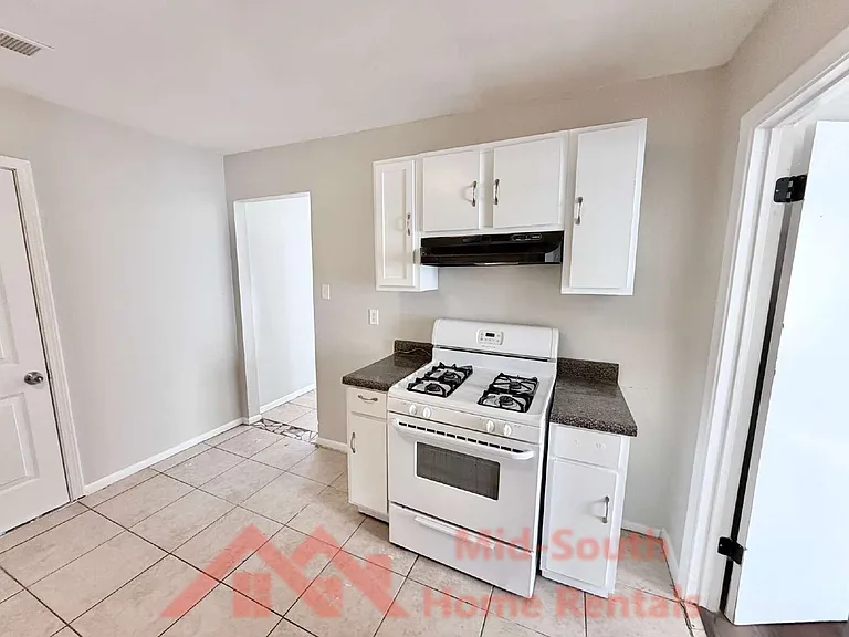 1549 Patton St — Photo 8