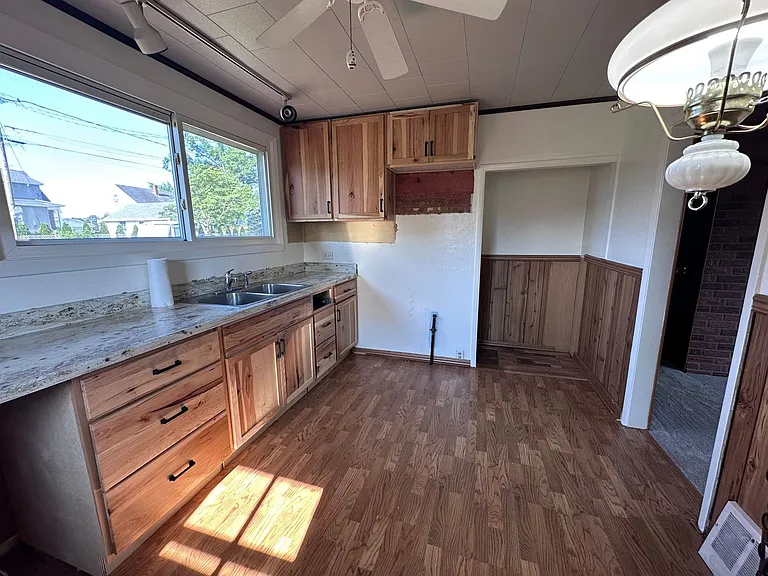 122 E Roosevelt Ave — Photo 15