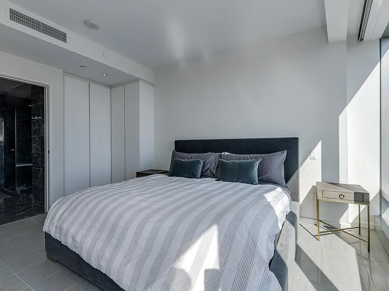 1151 Georgia St W #6001 — Photo 11