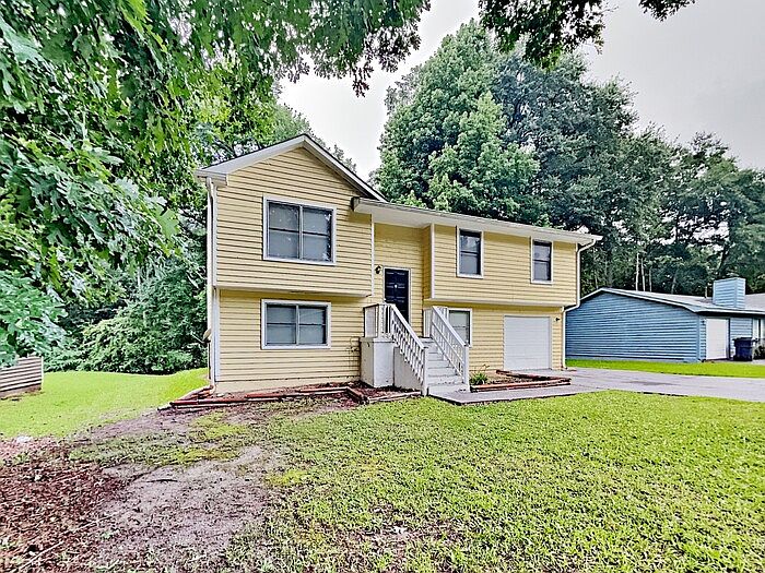 1st image of 8401 Beechwood Trce