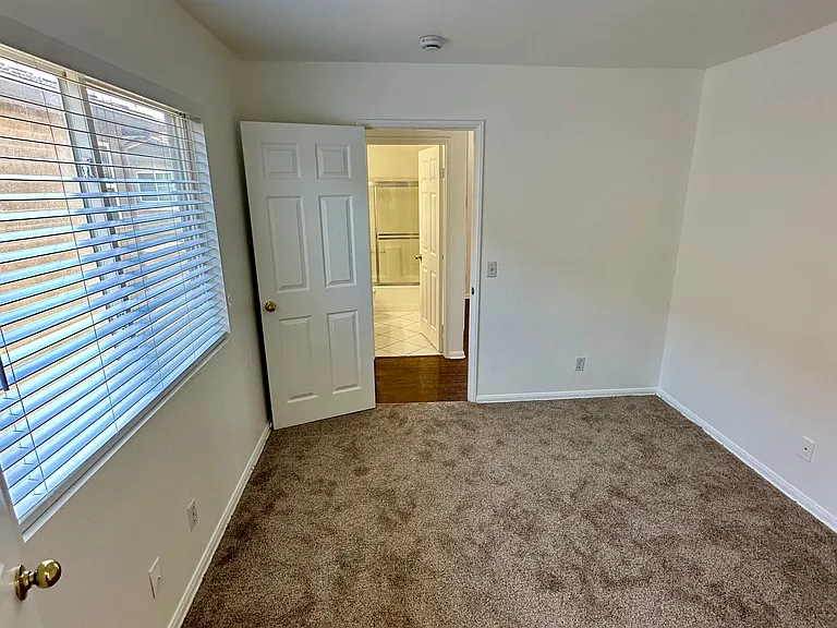 1317 Monument Trail Dr — Photo 15