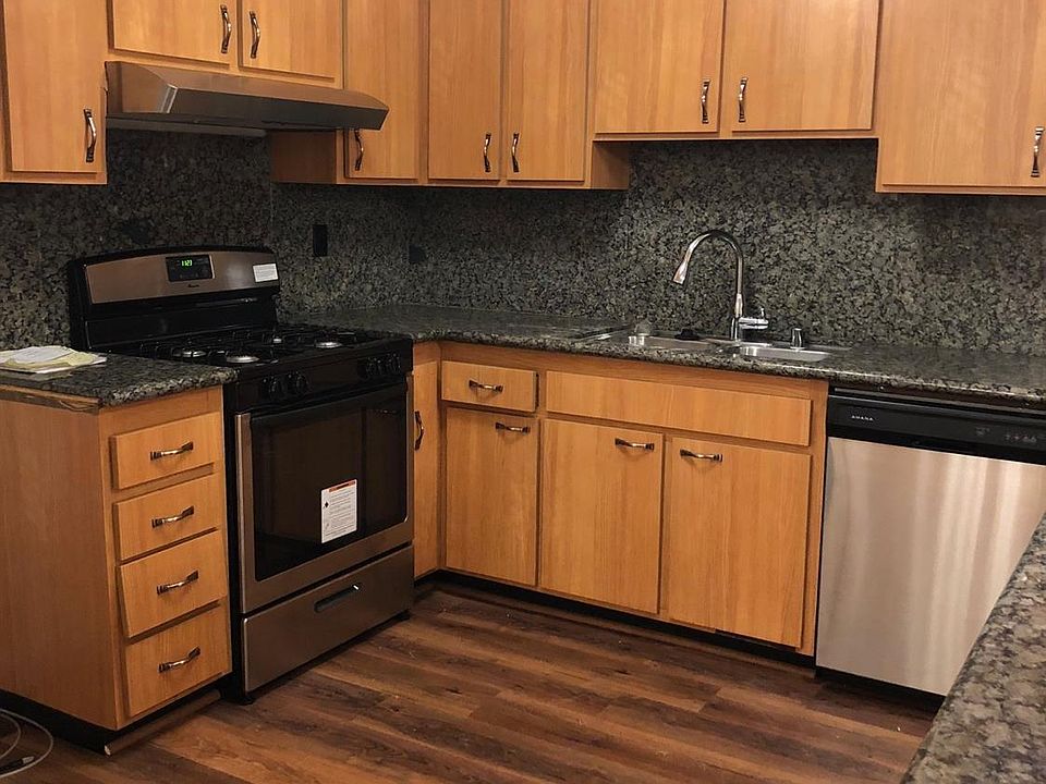 1st image of 310 N Jackson St APT 121