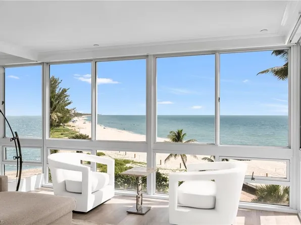 2121 Gulf Shore BLVD N #302, NAPLES, FL 34102