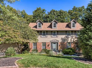 430 Shadowridge Ct, Ballwin, MO 63011