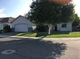 235 Thyme Cir, Richland, WA 99352