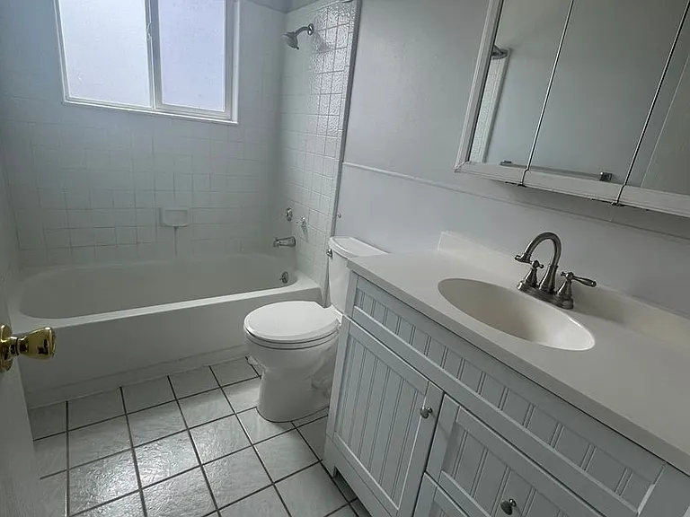 549 E 575 N — Photo 11