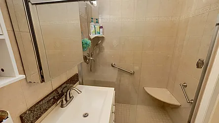 Sold by Thomas Lipovetsky, LREB