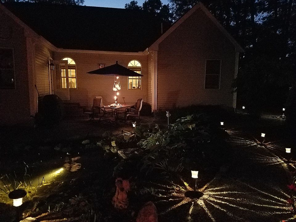 2nd image of 24 Edgehill Ln
