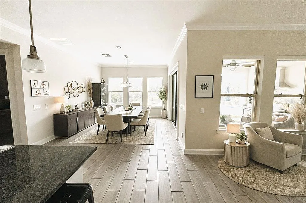 5 bed, 5.5 bath, 4972 sqft, $6,800 — Photo 4