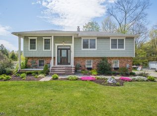 37 Dongan Ln, Newfoundland, NJ 07435